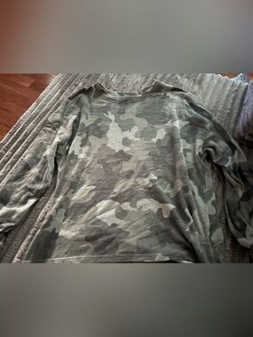 Olive & Oak Olive Green Crewneck Top